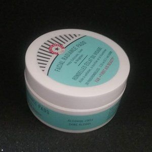 First Aid Beauty Facial Radiance Pads